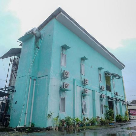 Reddoorz Near Politeknik Manado Exterior foto