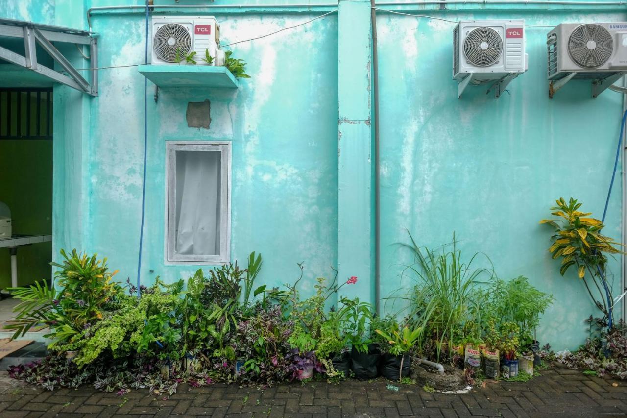 Reddoorz Near Politeknik Manado Exterior foto