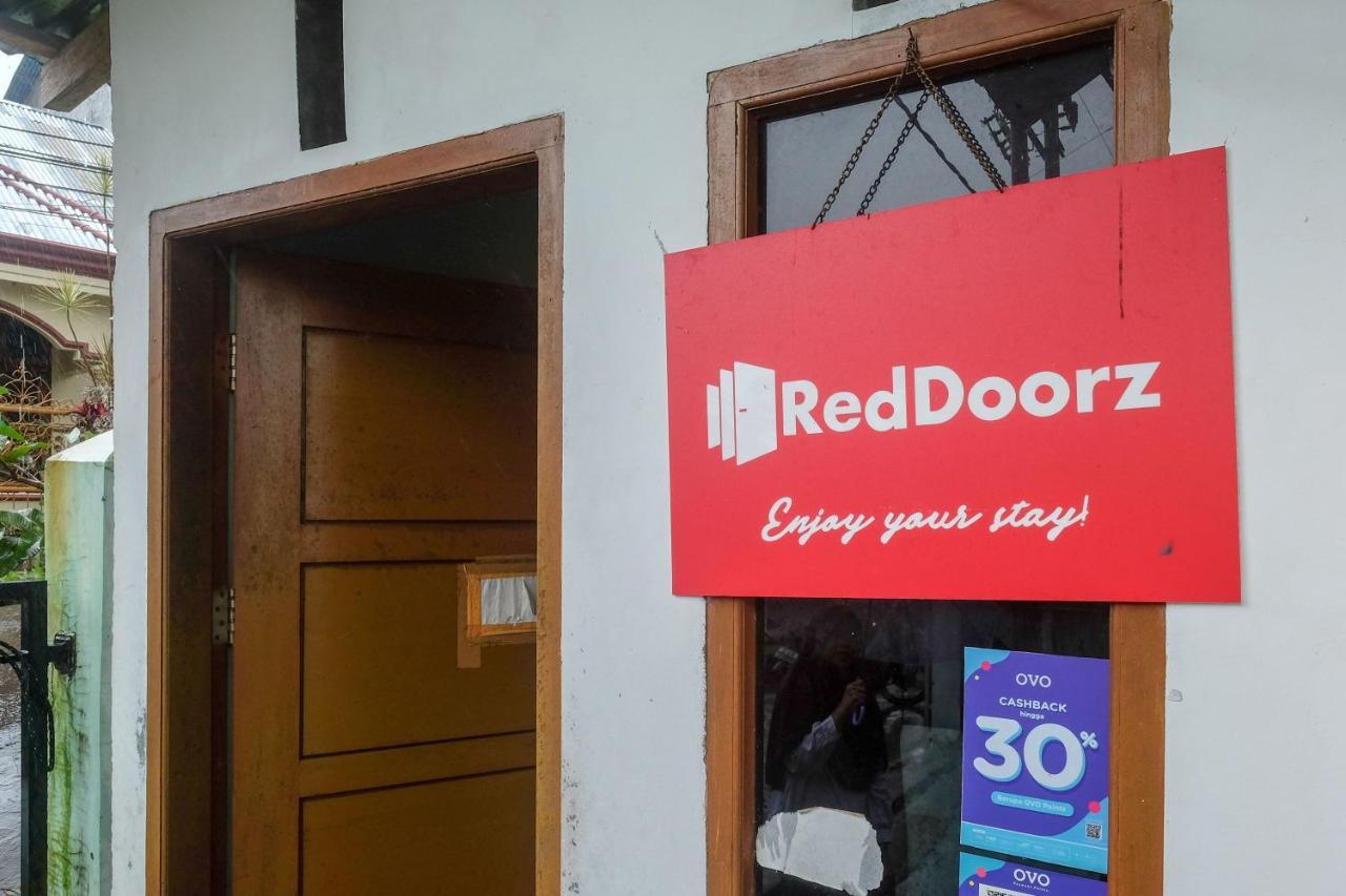 Reddoorz Near Politeknik Manado Exterior foto